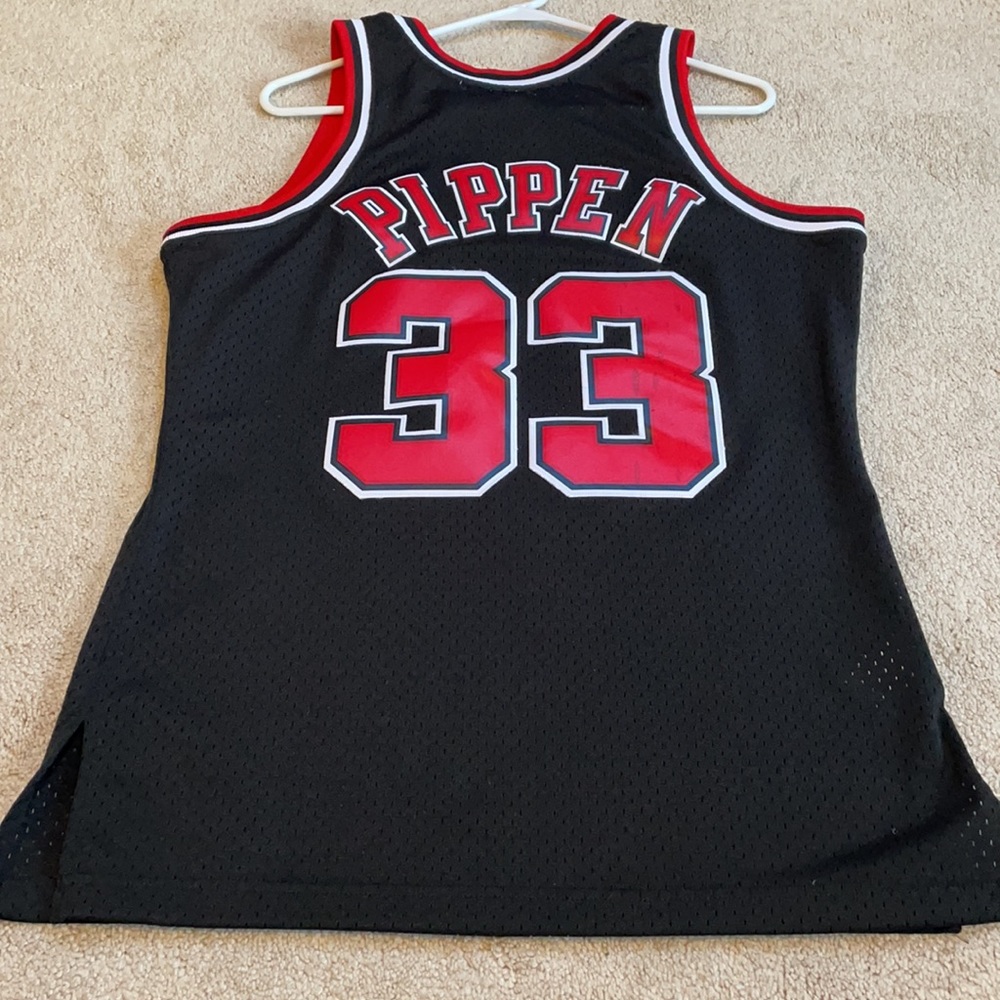 Authentic Scottie Pippen CHICAGO BULLS Jersey - Picture 4 of 5